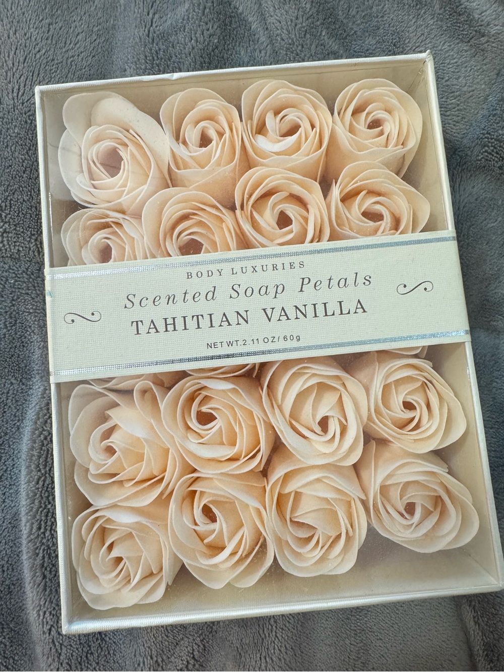 Tahitian Vanilla Scented Soap Petals - Pale Peach